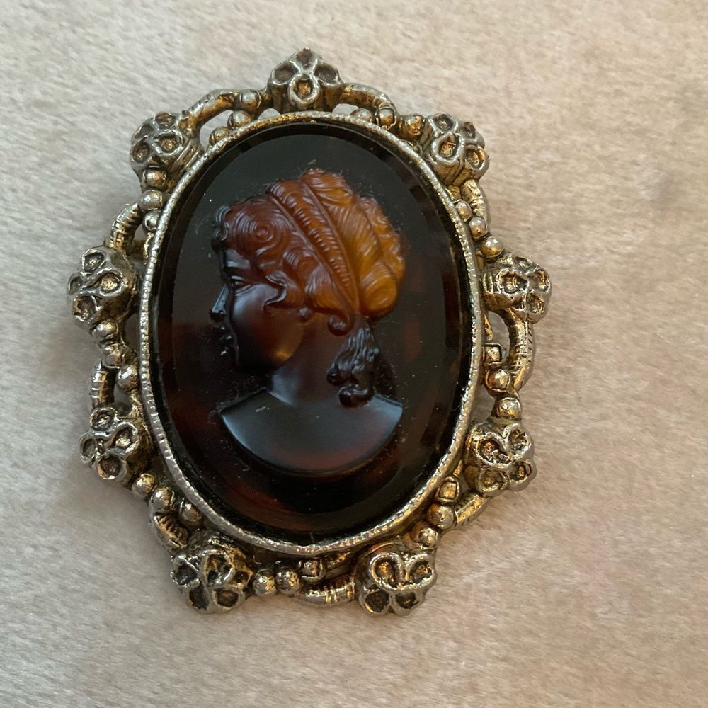 *GORGEOUS* VTG Victorian Style Beveled Glass Amber Bronze Lady Brooch